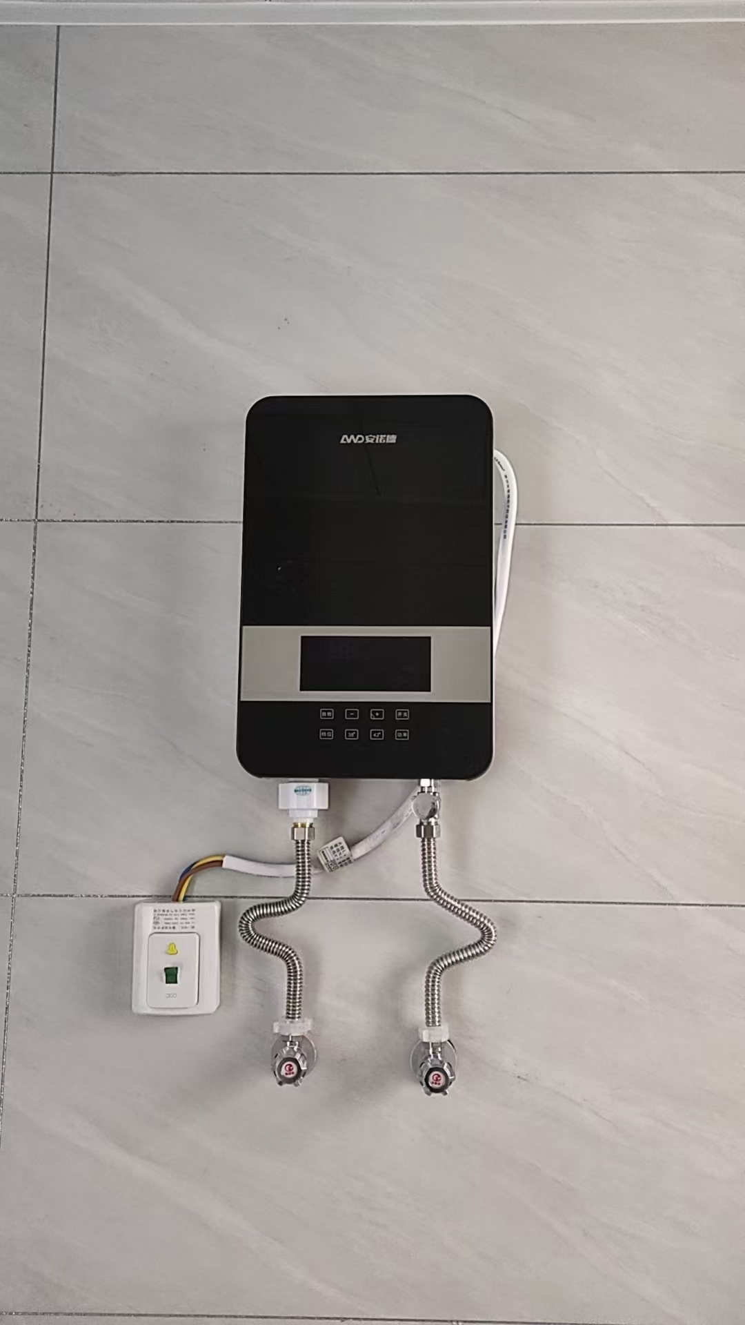 安诺德即热式电热水器