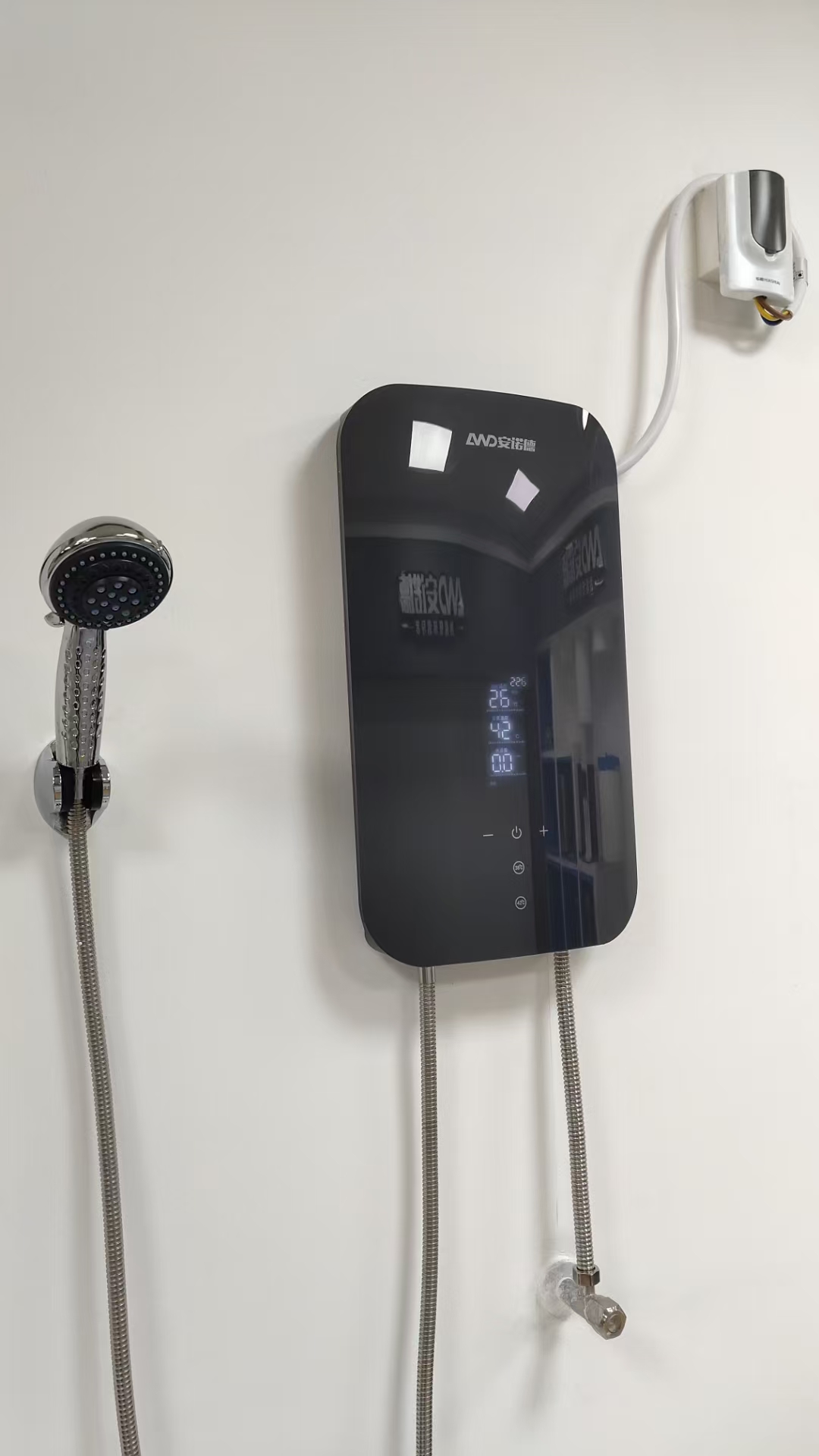 安诺德即热式电热水器