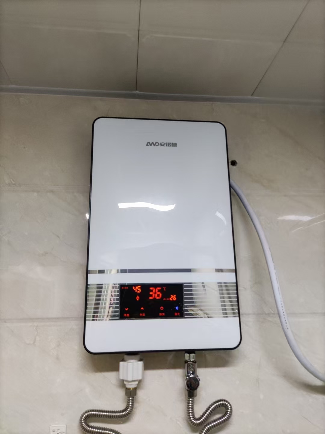 安诺德即热式电热水器