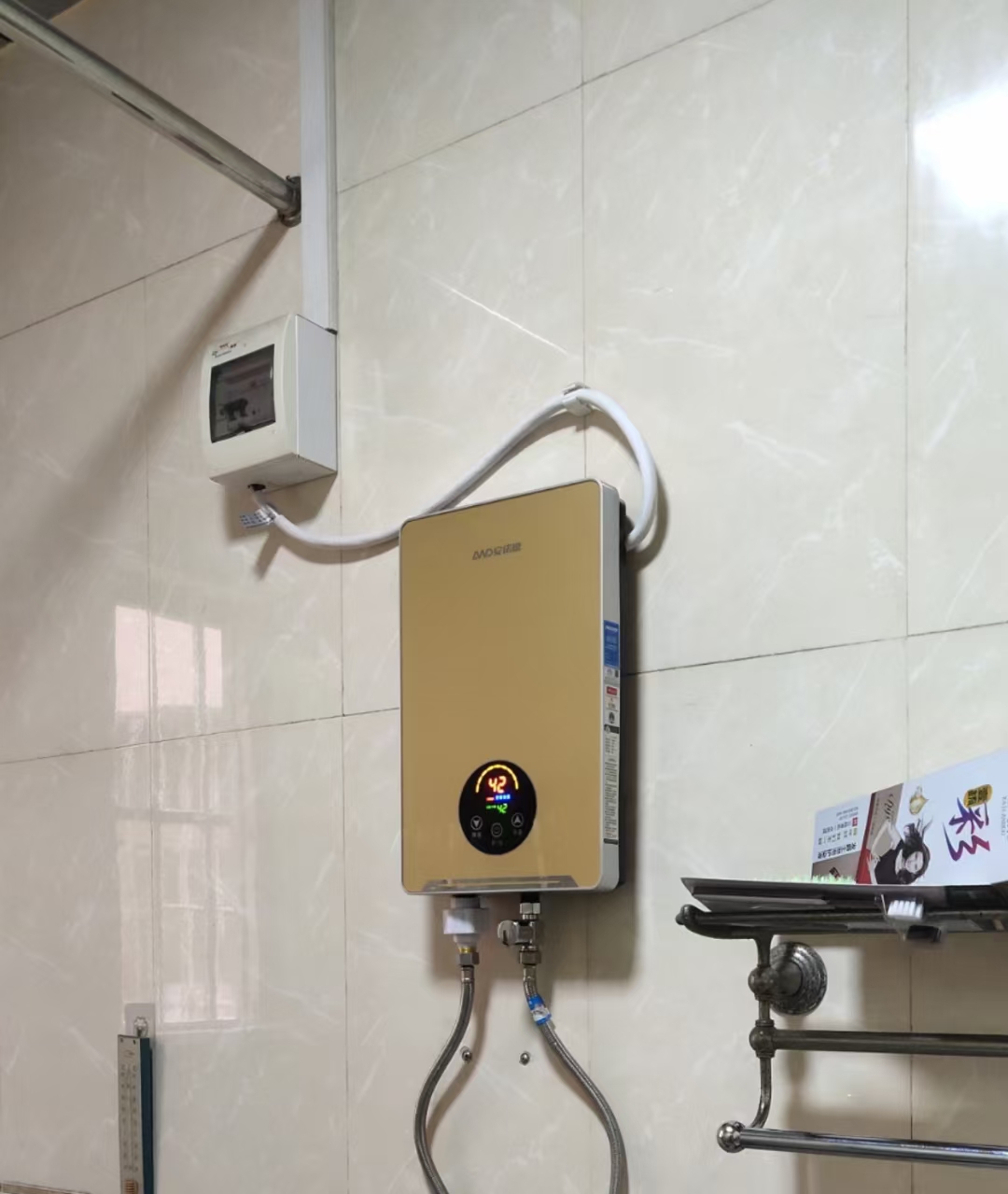 安诺德即热式电热水器