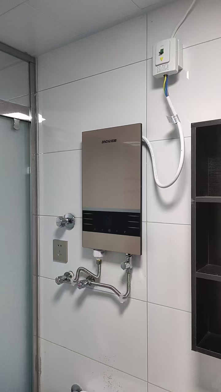 安诺德即热式电热水器
